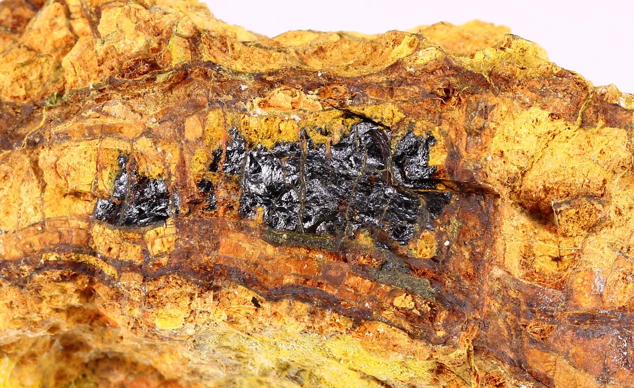 Studtite Wölsendorfite Phosphuranylite & Uraninite