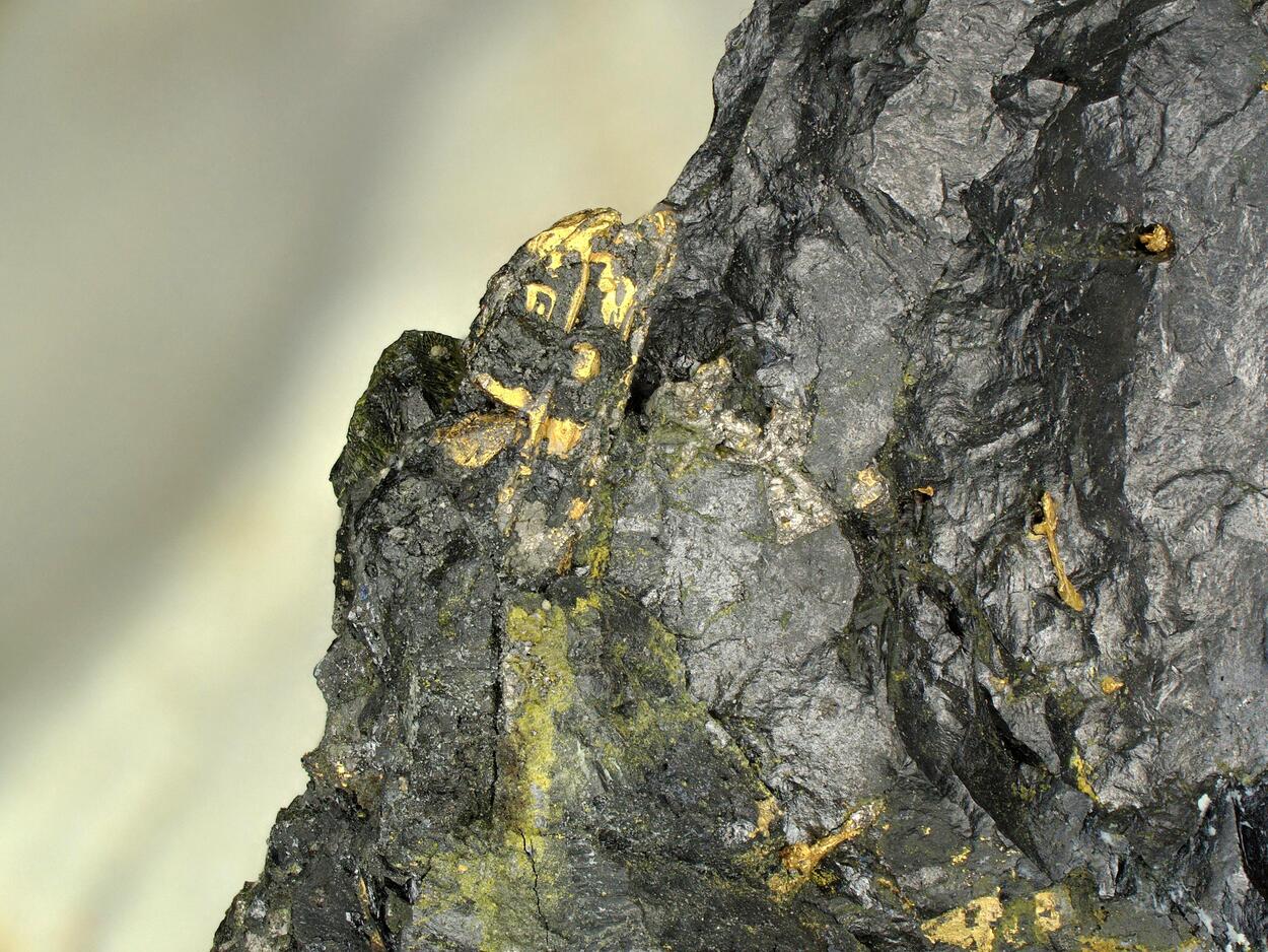 Native Gold & Uraninite