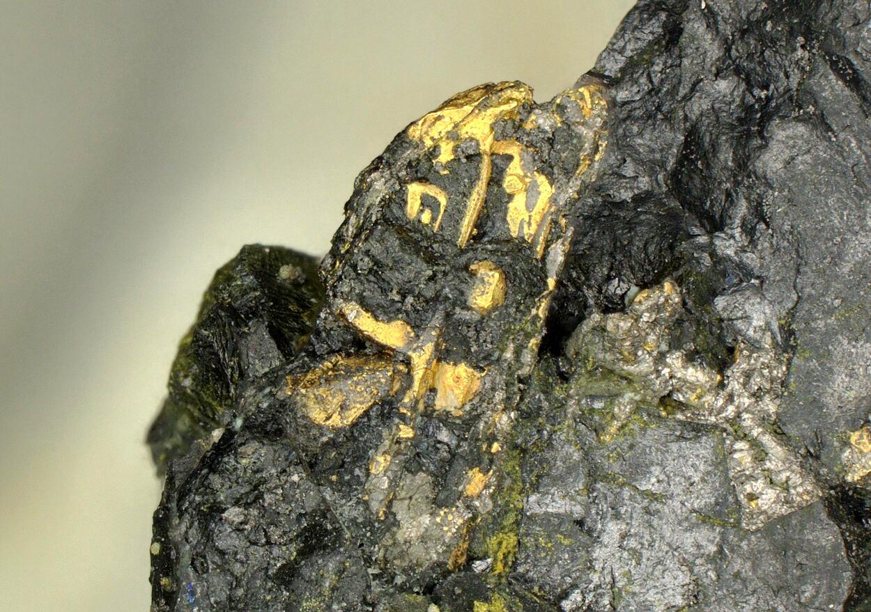 Native Gold & Uraninite