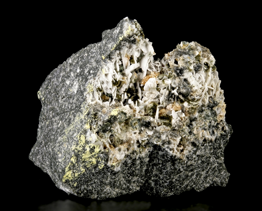 Eudialyte & Analcime