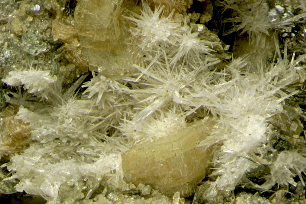 Strontianite & Dolomite