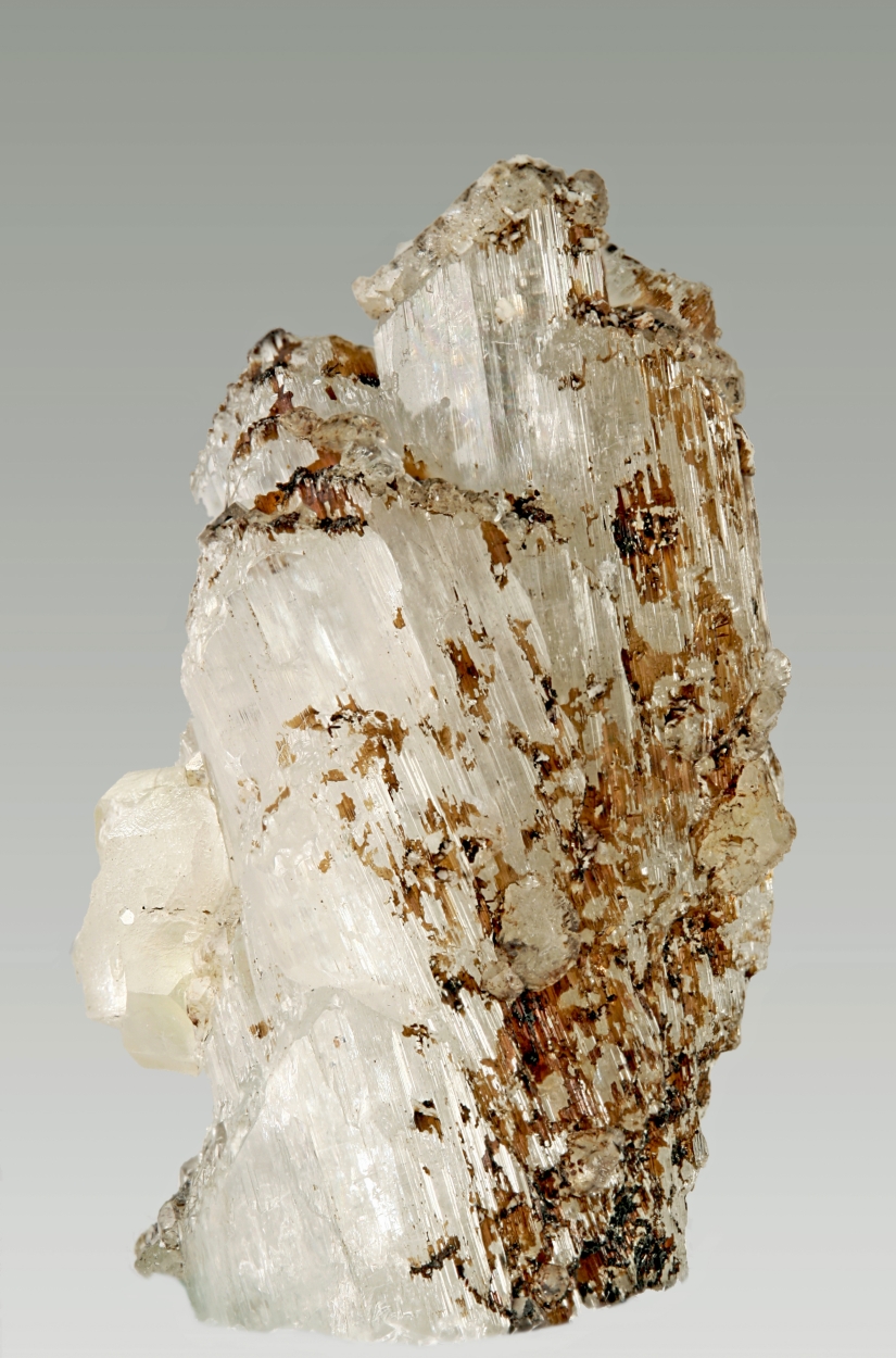 Pectolite Pyrophanite & Fluorapophyllite-(K)