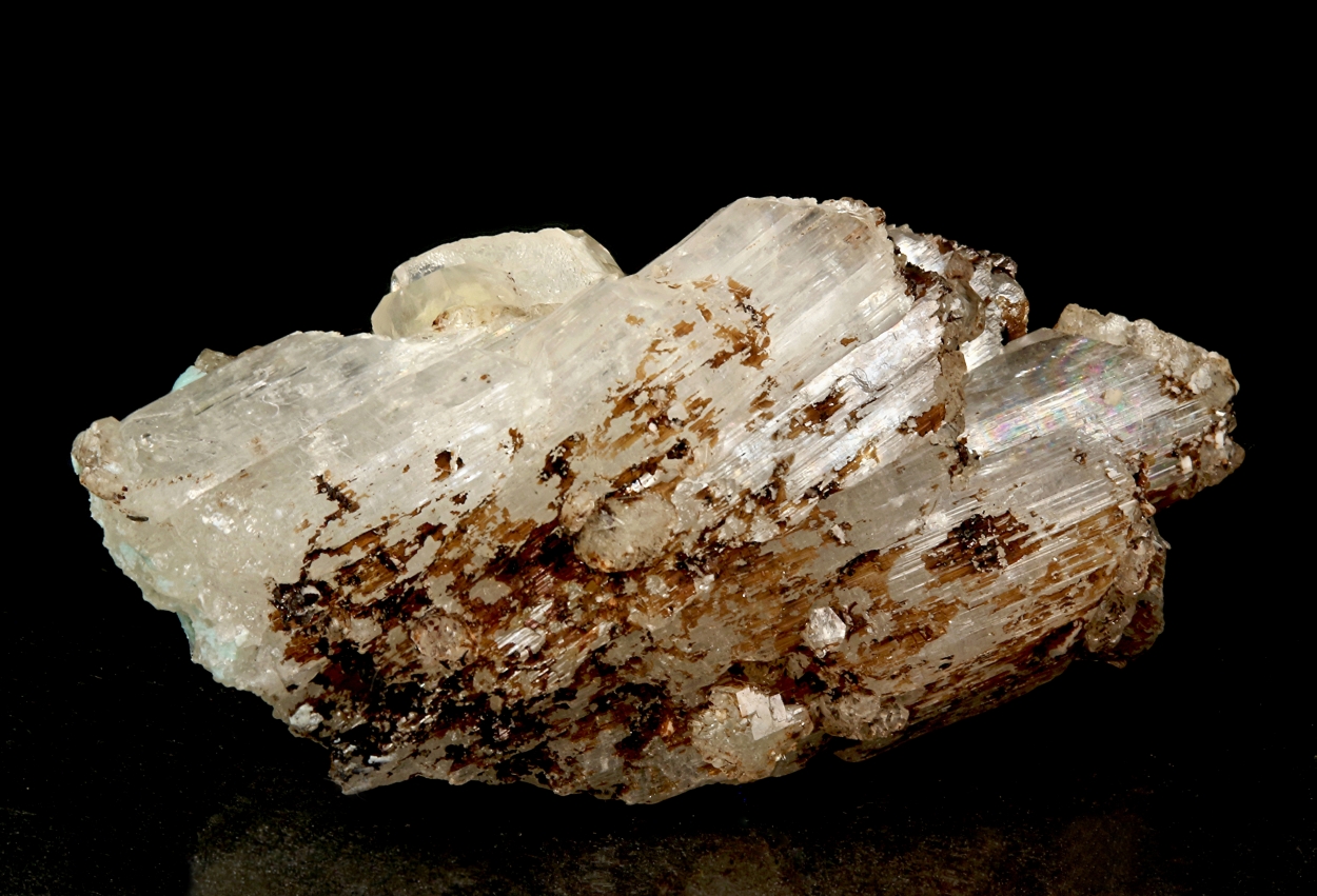 Pectolite Pyrophanite & Fluorapophyllite-(K)