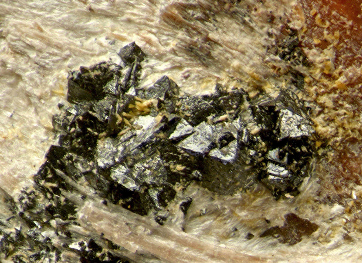 Hetaerolite & Sussexite