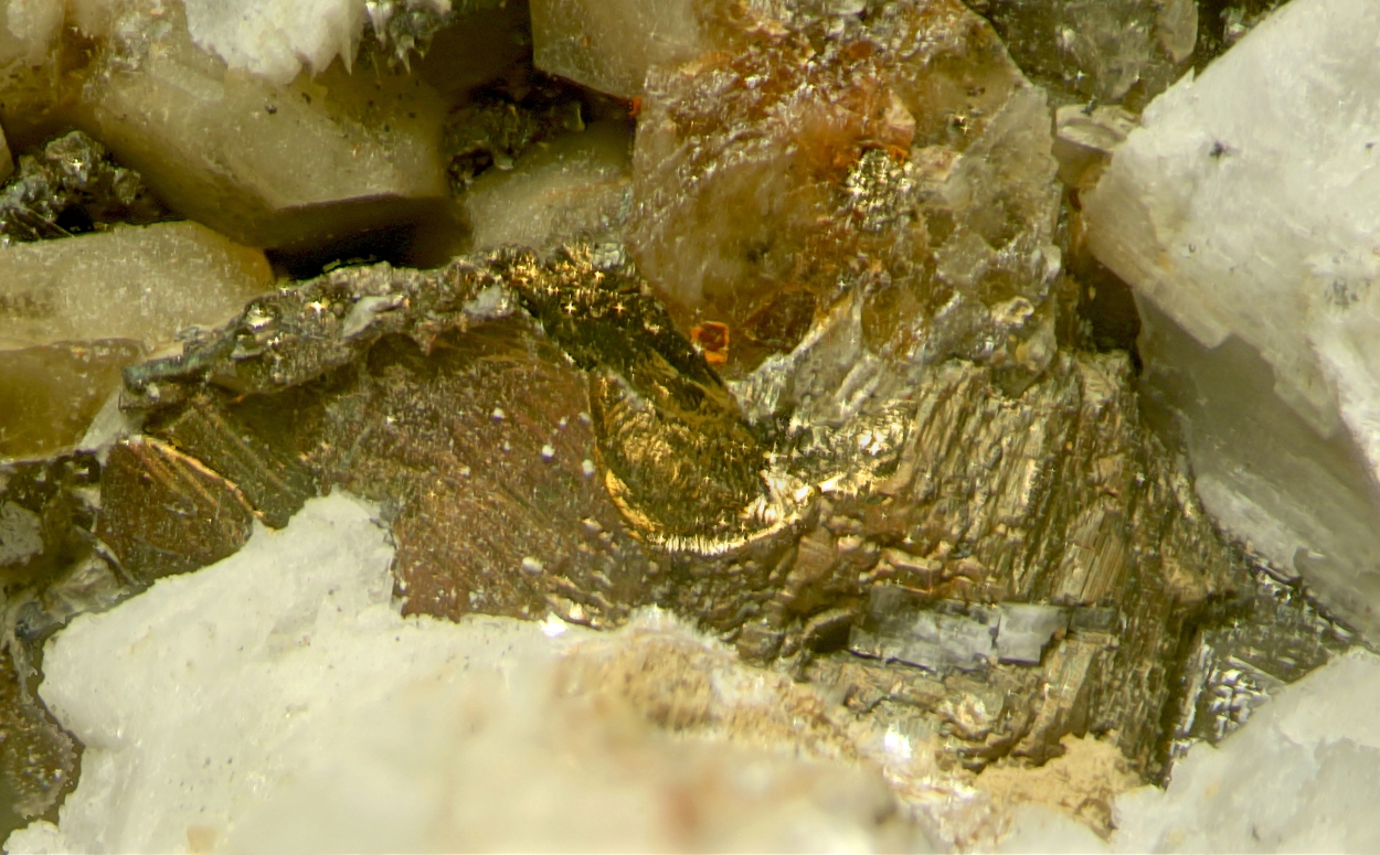Chalcopyrite & Gmelinite-Na