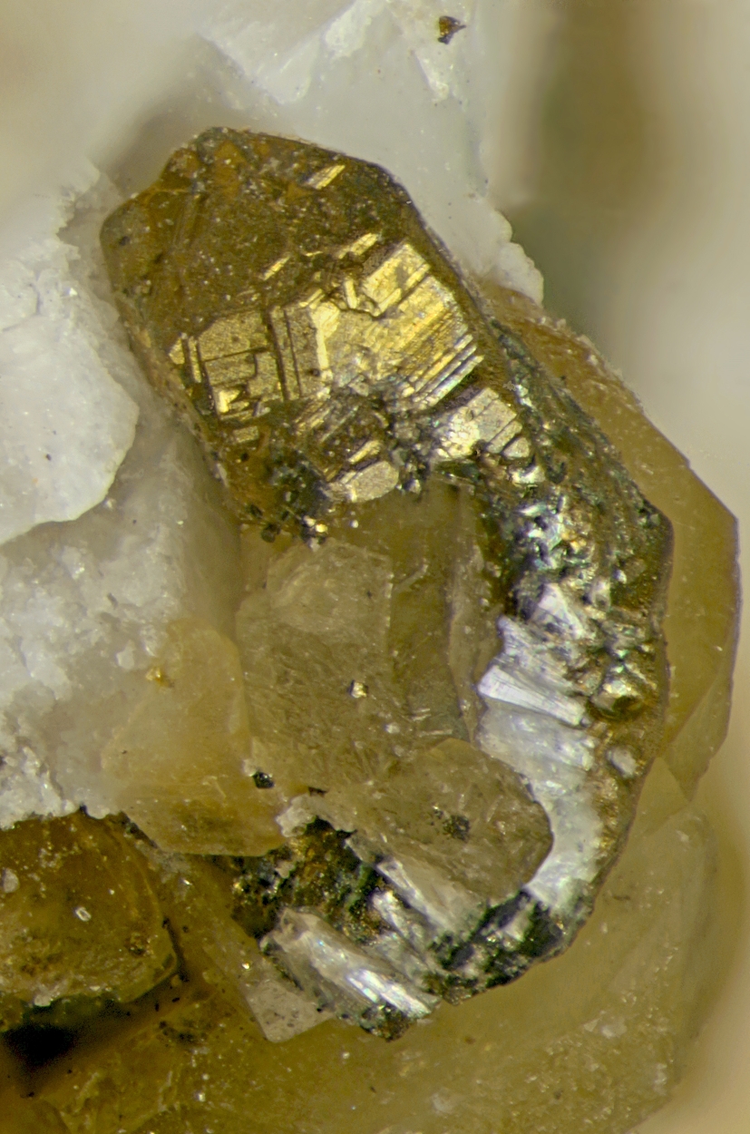 Chalcopyrite & Gmelinite-Na