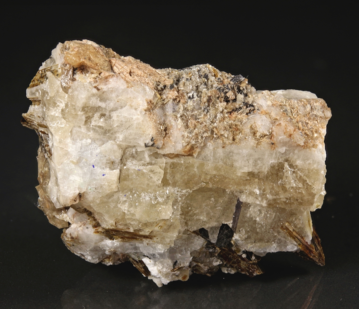 Calcioburbankite With Astrophyllite Pyrophanite & Catapleiite