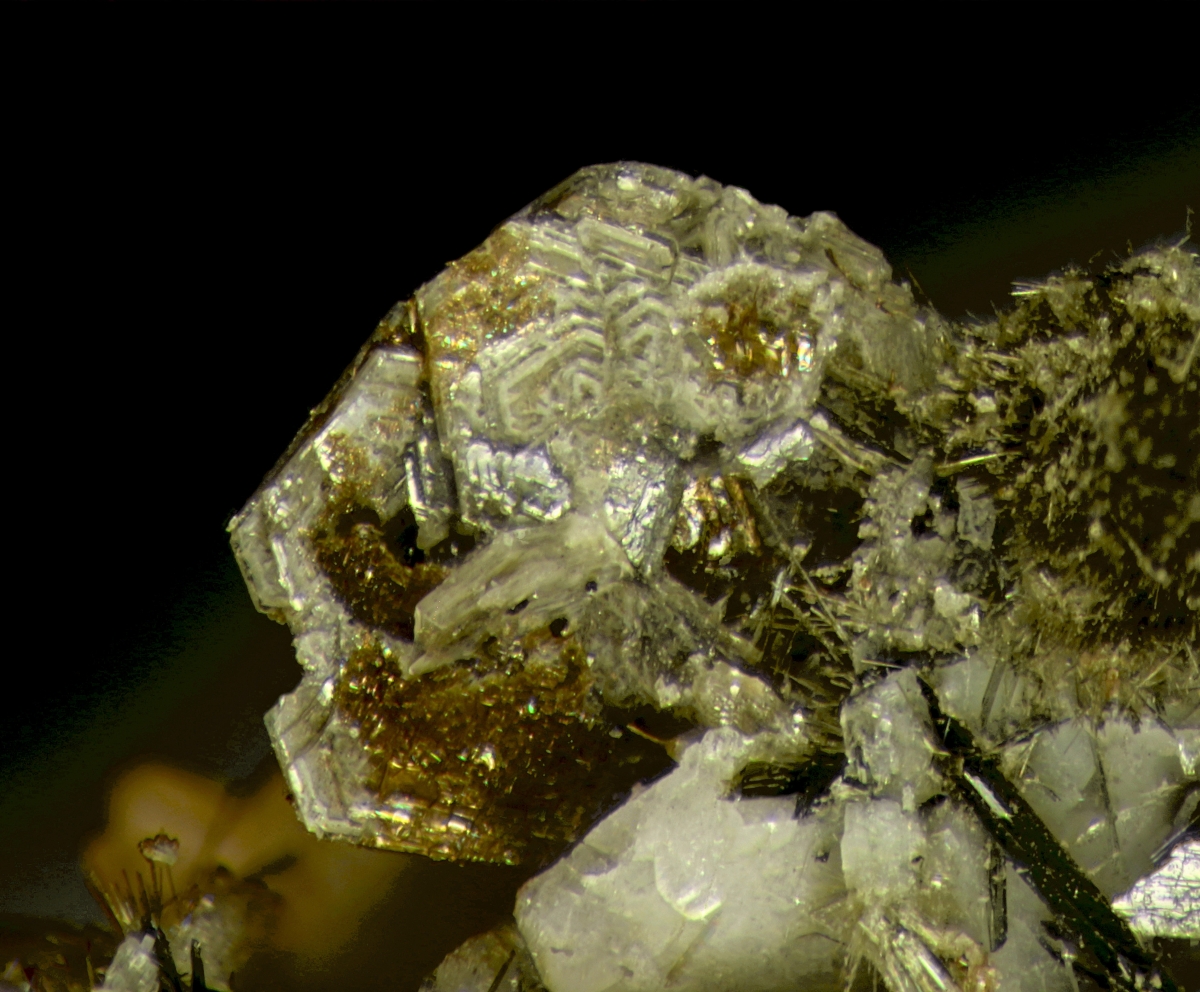 Cordylite-(Ce) & Parisite-(Ce) With Catapleiite
