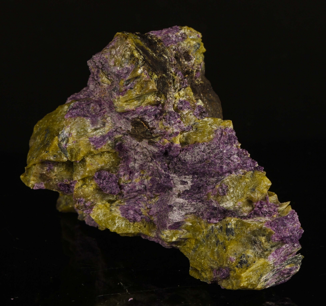 Stichtite With Serpentine