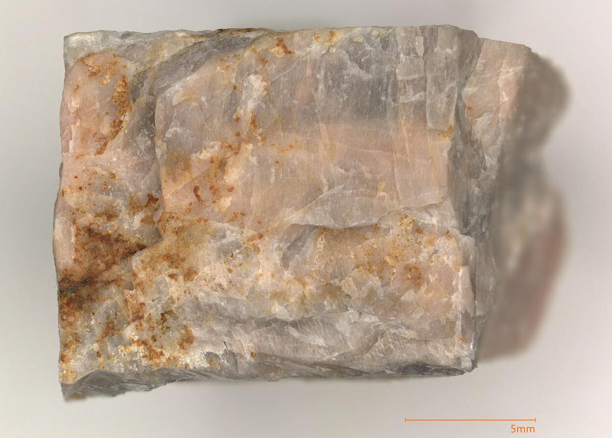 Kobeite-(Y)