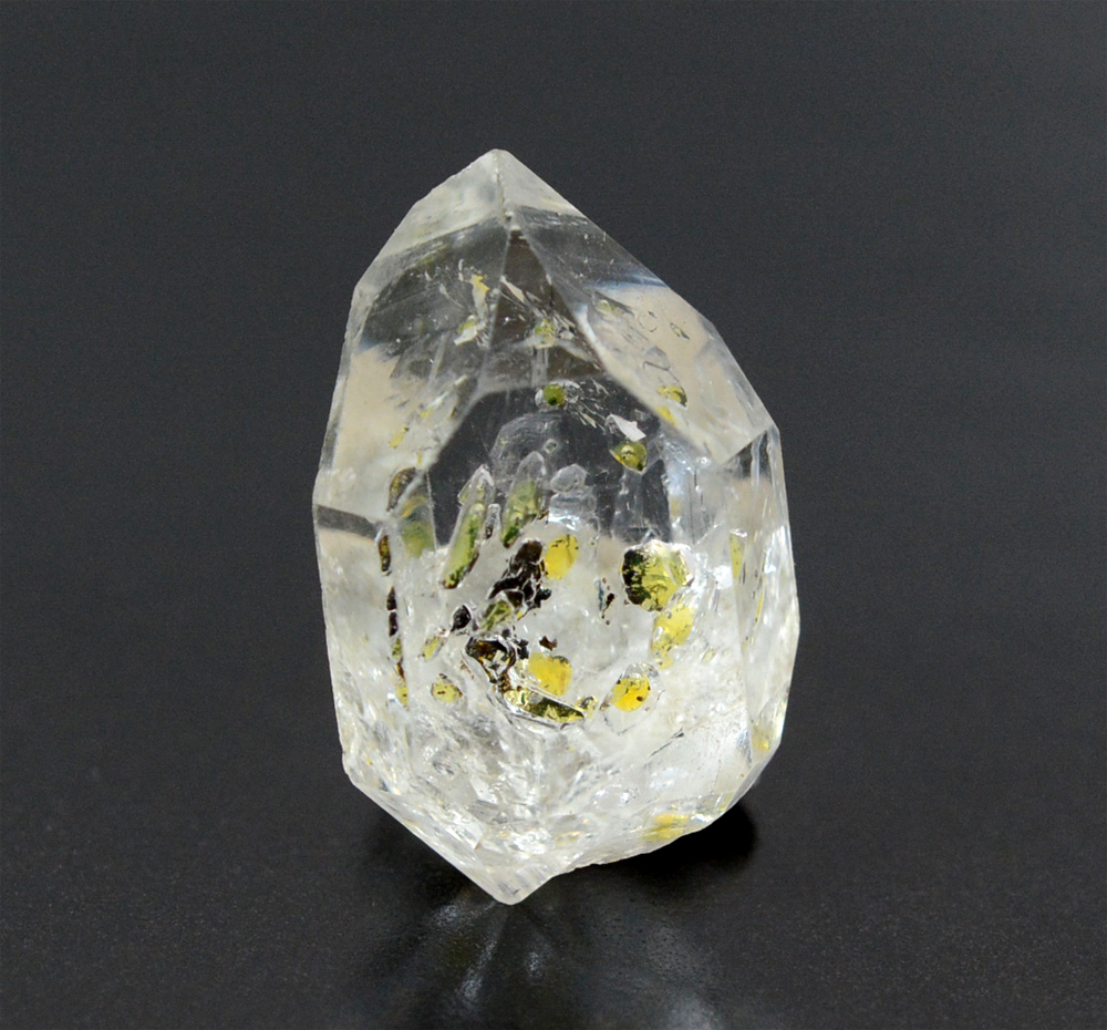 Quartz With Hydrocarbon Inclusions