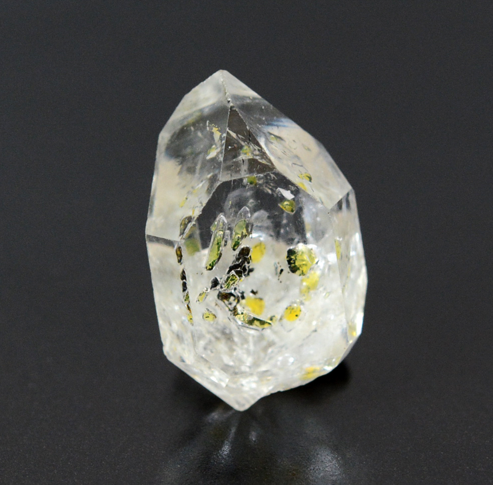 Quartz With Hydrocarbon Inclusions