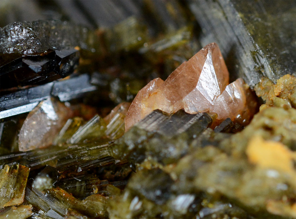 Titanite With Epidote