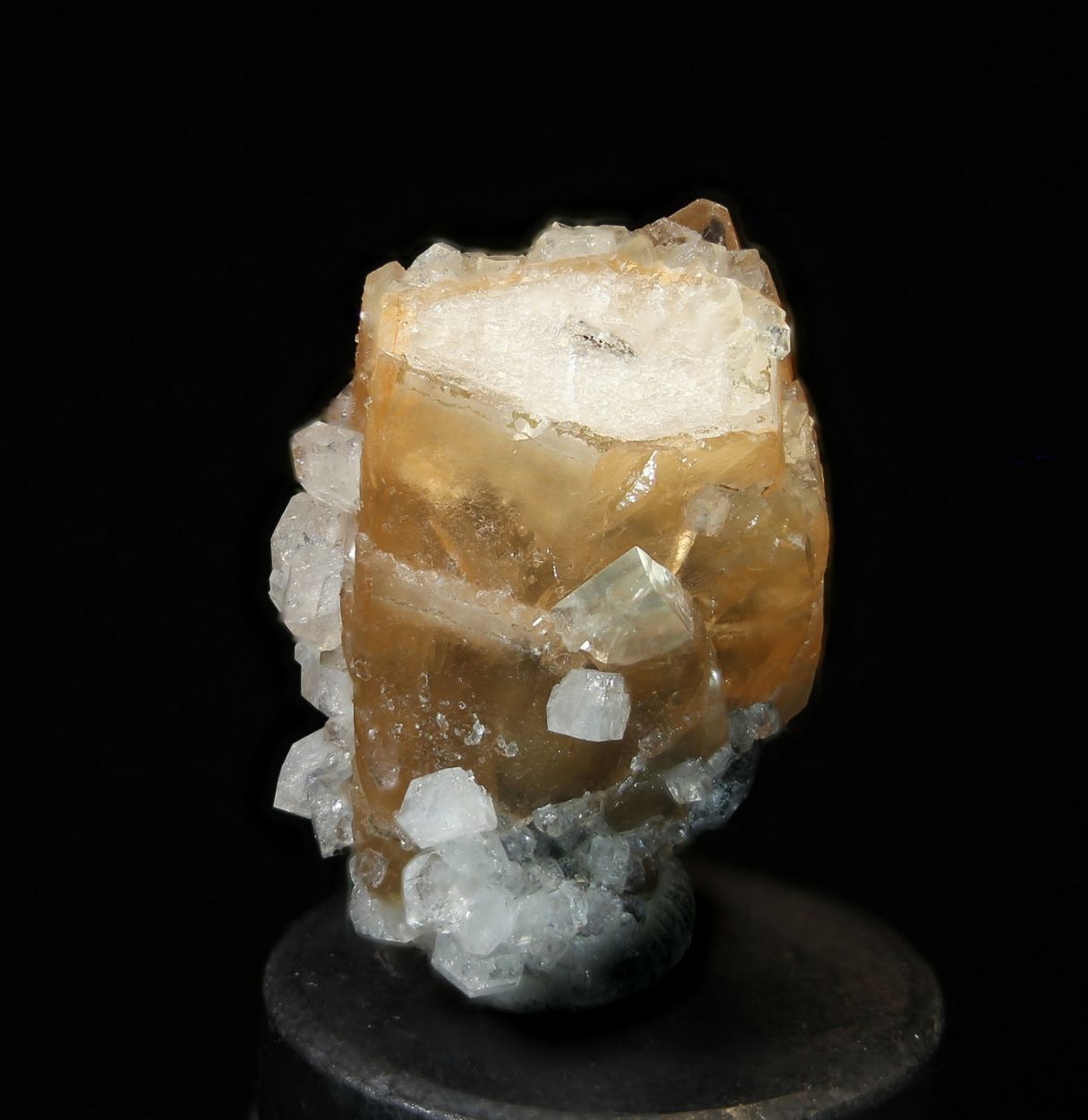 Harmotome & Calcite