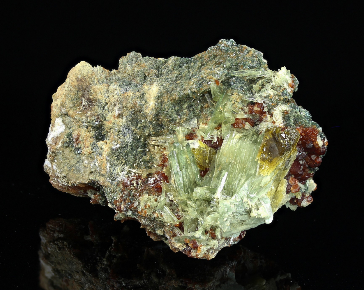 Hessonite Diopside & Vesuvianite