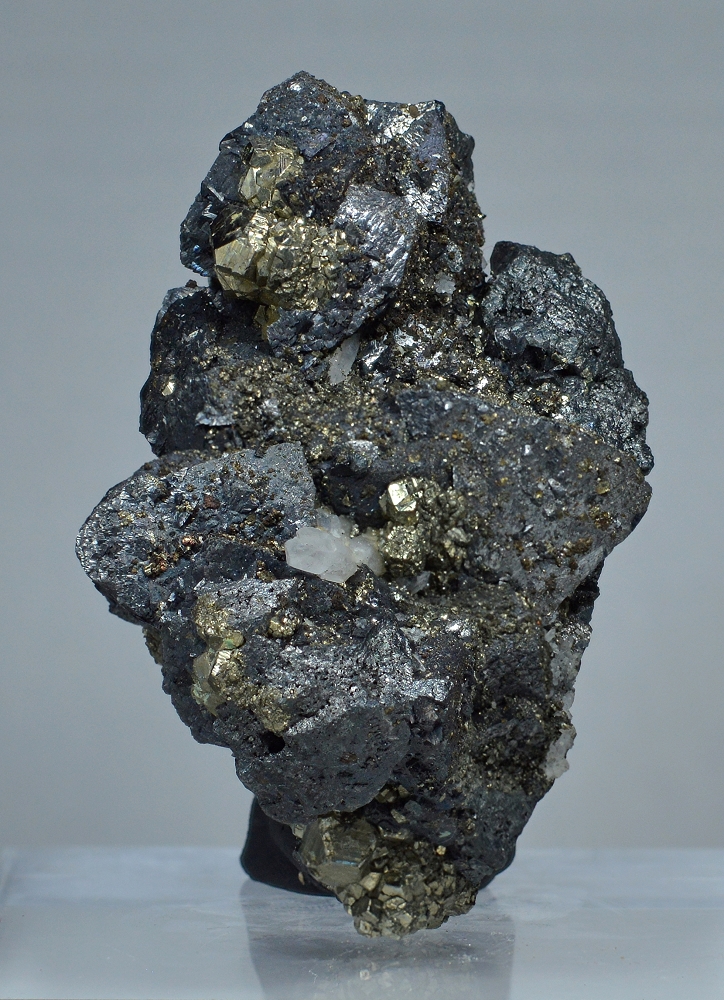 Tetrahedrite Pyrite Chalcopyrite & Quartz