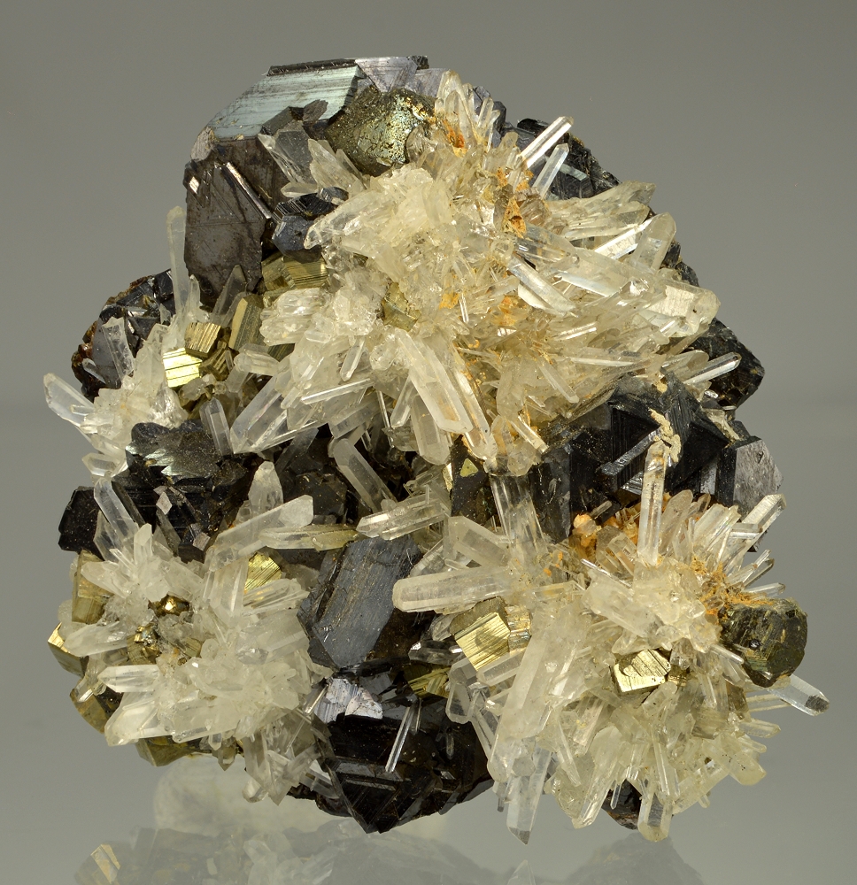 Sphalerite Pyrite Chalcopyrite & Quartz