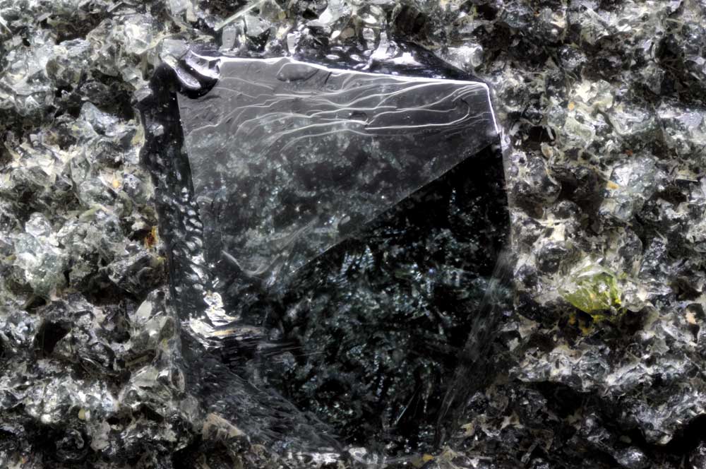 Pumpellyite-(Mg) In Quartz