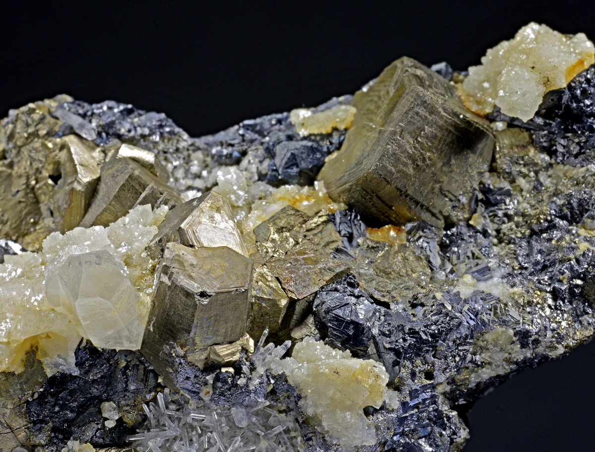 Pyrrhotite Sphalerite & Quartz