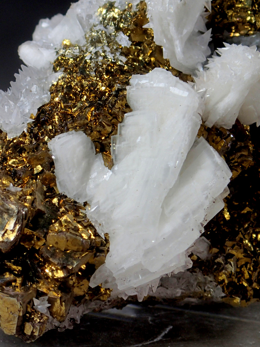 Calcite On Baryte On Pyrite