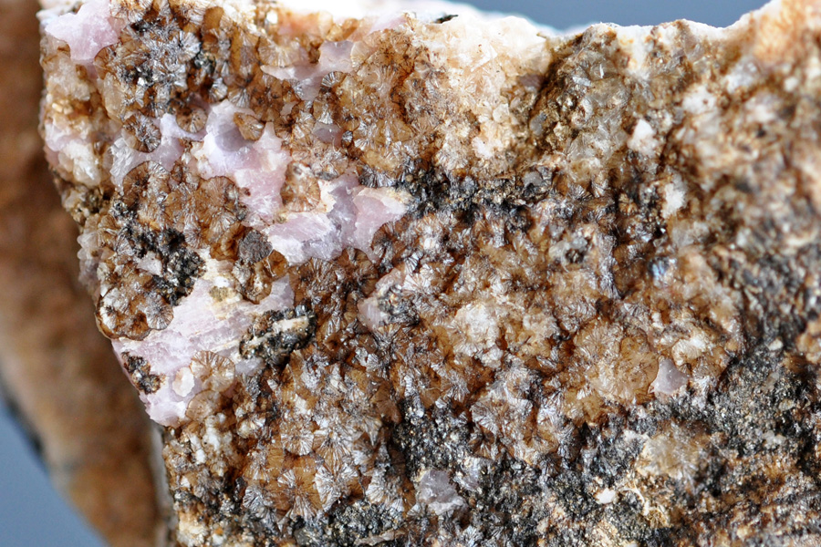 Sarkinite & Montmorillonite