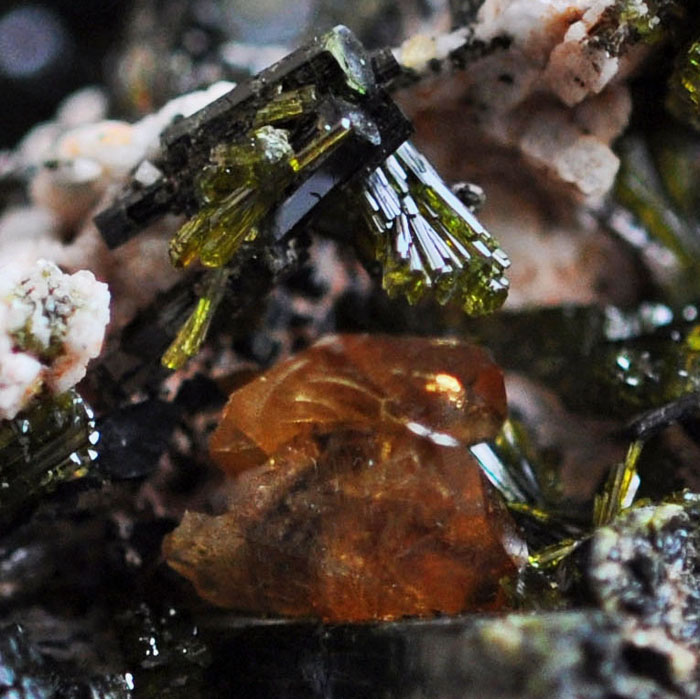 Titanite Clinozoisite & Epidote