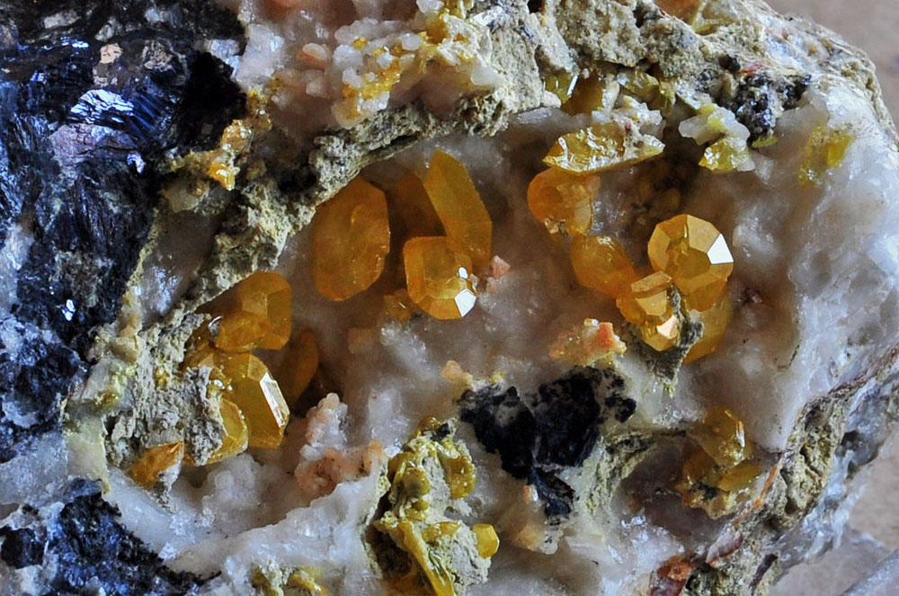 Wulfenite