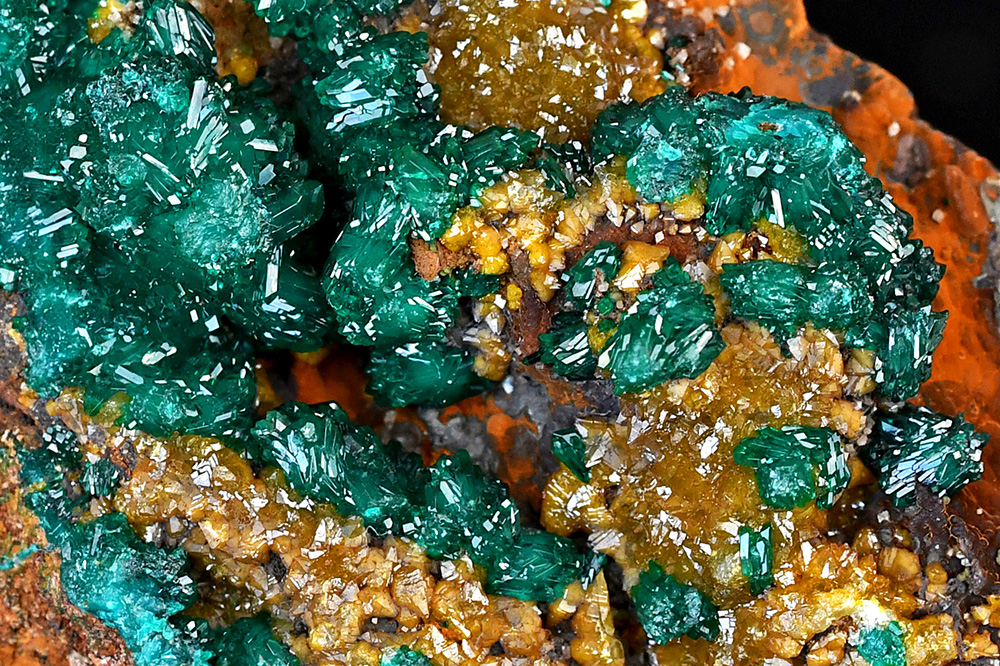 Dioptase & Wulfenite