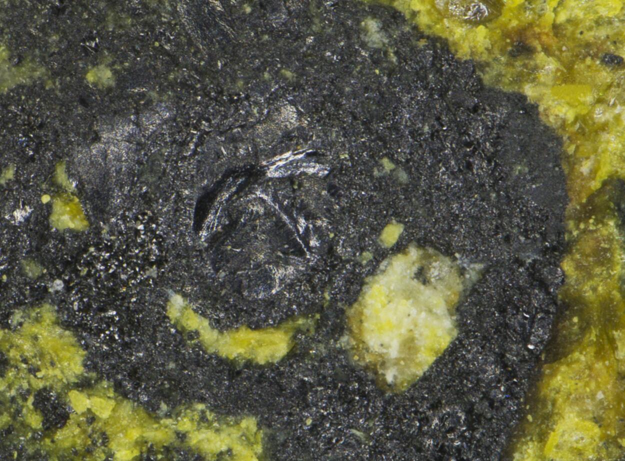 Schoepite Ianthinite & Uraninite