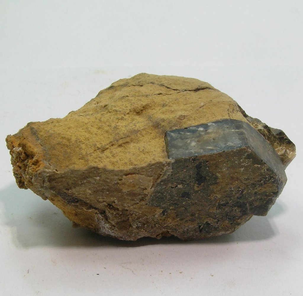 Magnesite Var Pistomesite