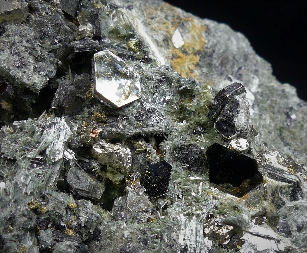Clinochlore & Pyrite