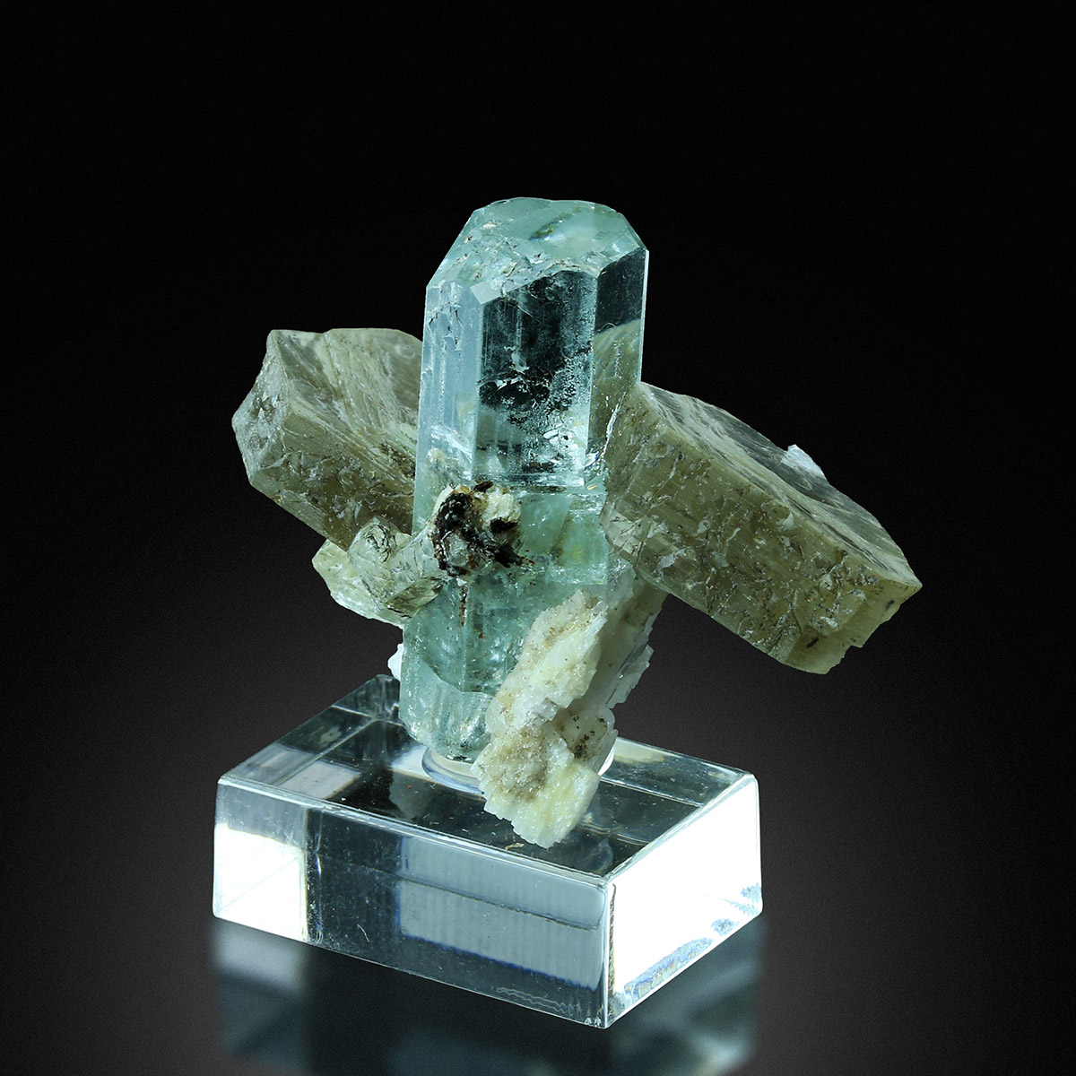 Aquamarine On Muscovite With Apatite