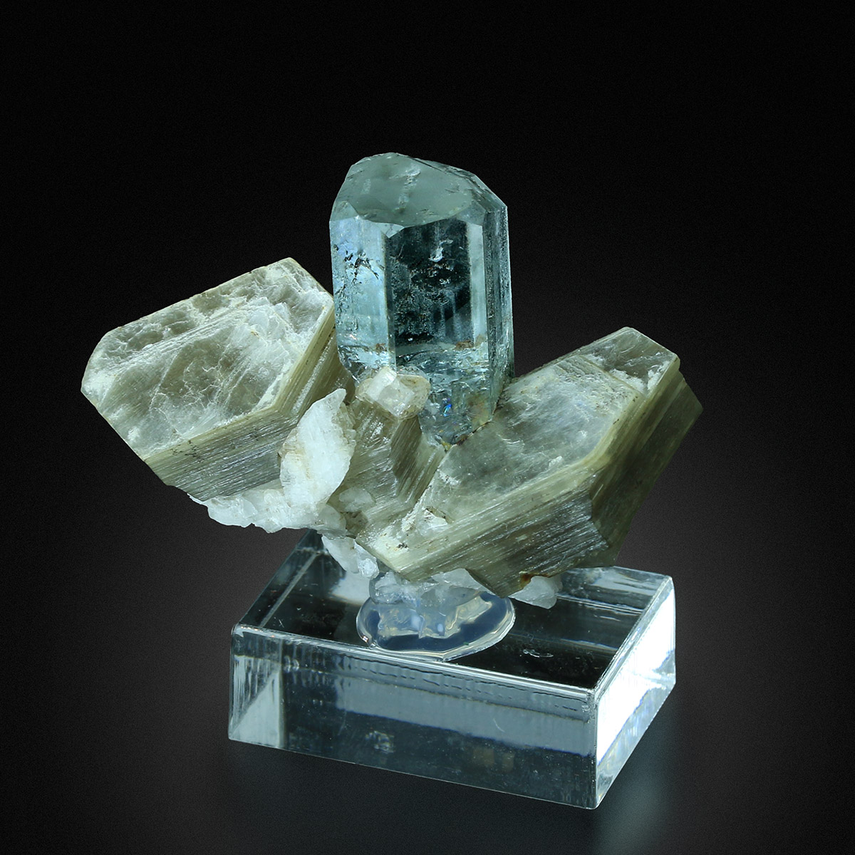 Aquamarine On Muscovite With Apatite