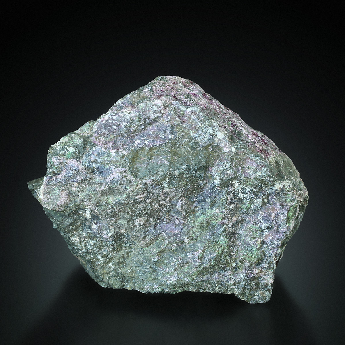 Uvarovite With Kämmererite In Chromite