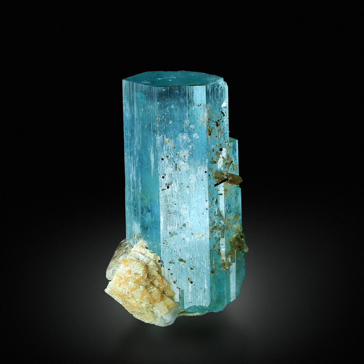 Aquamarine With Quartz