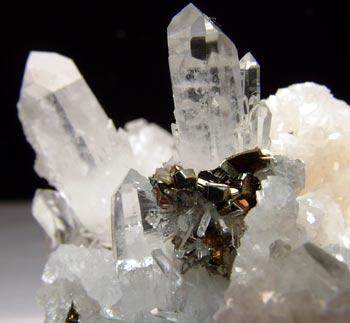 Dolomite Psm Manganoan Calcite On Quartz