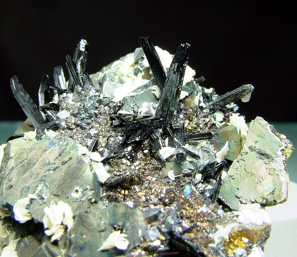 Ferberite With Calcite & Chalcopyrite