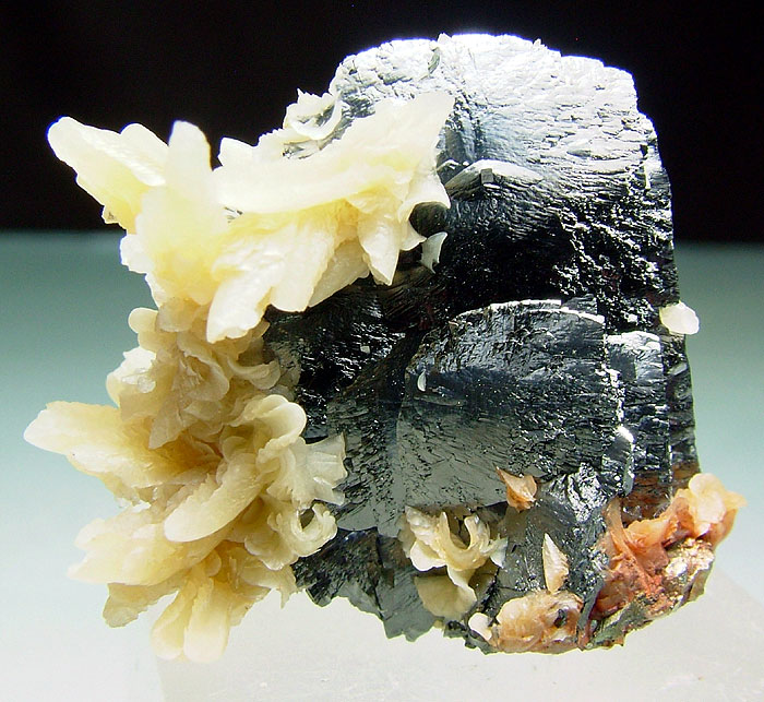 Ferberite With Calcite