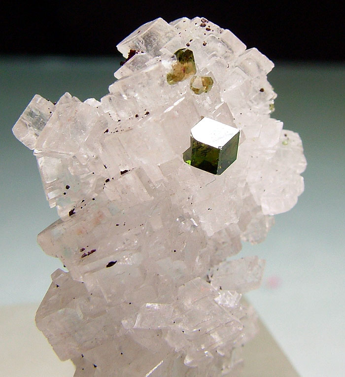 Uvite On Magnesite