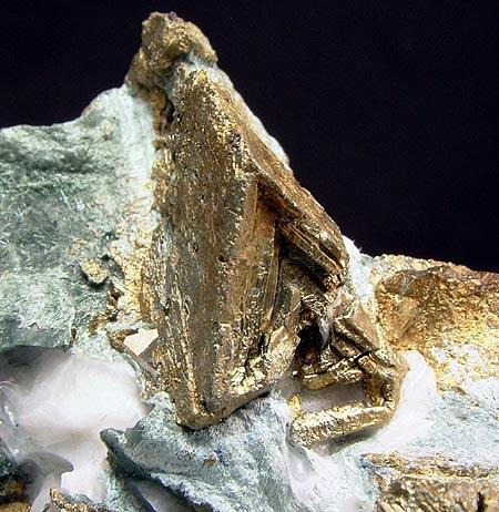 Chalcopyrite Pyrite & Actinolite