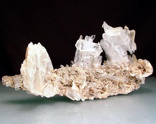 Quartz Var Faden & Calcite