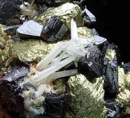 Chalcopyrite Sphalerite & Quartz