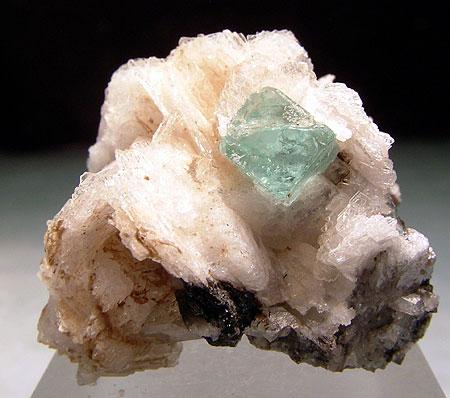 Fluorite & Cleavelandite