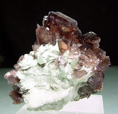 Axinite & Byssolite