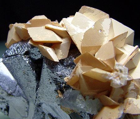 Galena & Manganoan Calcite