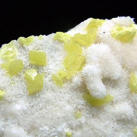 Native Sulphur & Aragonite