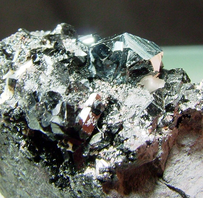 Hematite & Gaudefroyite