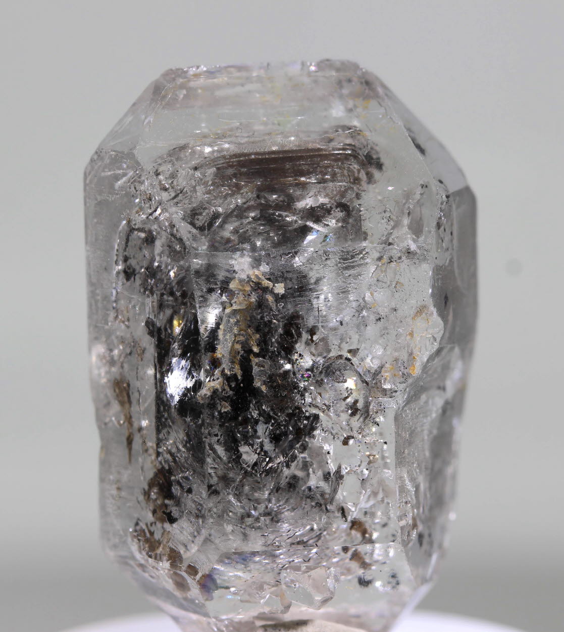 Quartz With Hydrocarbon Inclusions