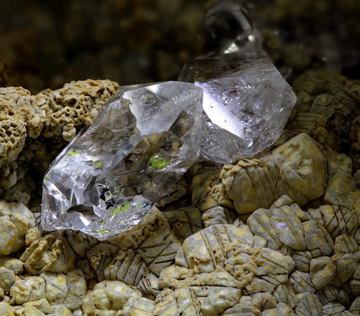 Quartz With Hydrocarbon Inclusions