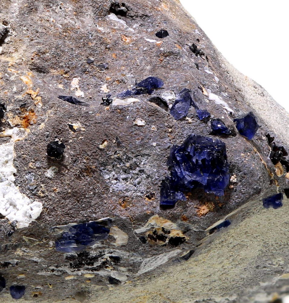 Sapphire Mullite & Spinel